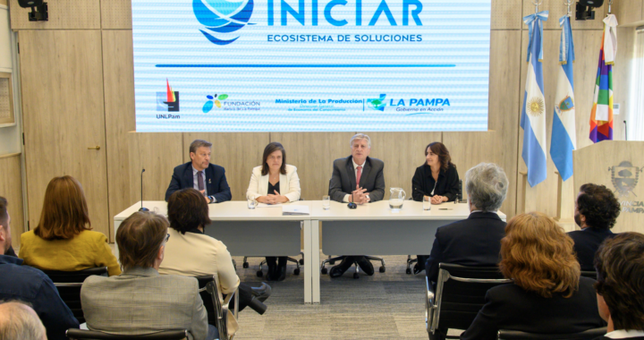 LANZAN “BECAS INICIAR”: ESTUDIANTES Y EMPRESAS, JUNTOS PARA RESOLVER PROBLEMAS REALES